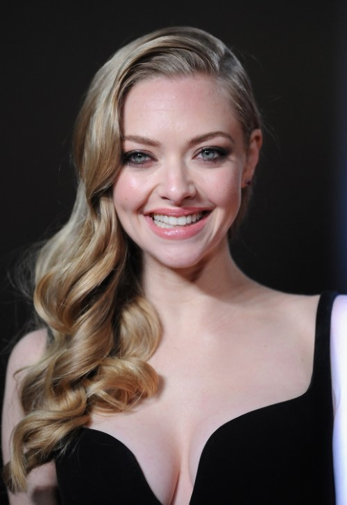Amanda Seyfried Lovely Smile  nude photo