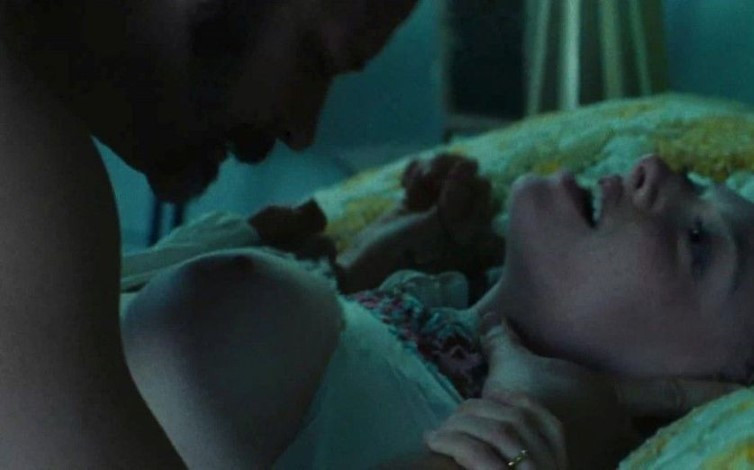 Amanda Seyfried Naked Tits Sex Scene  nude photo