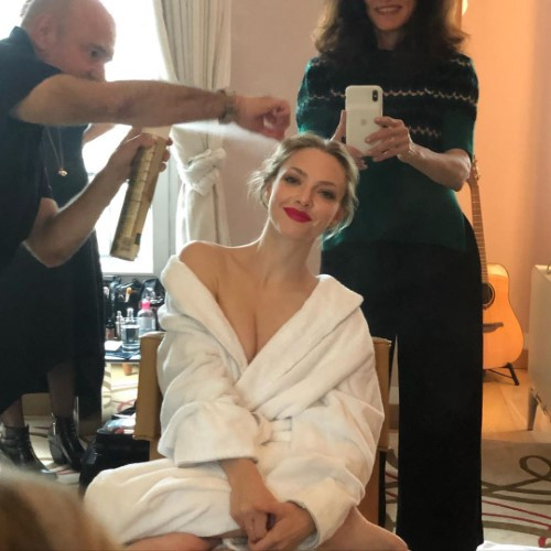 Amanda Seyfried Popping  nude photo