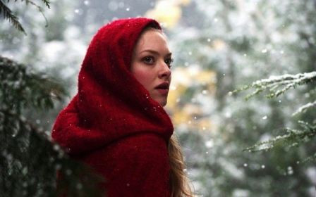 Amanda Seyfried Red Riding Hood  nude photo