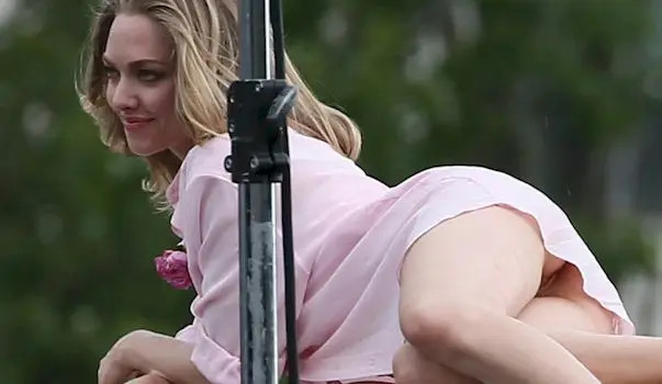 Amanda Seyfried Upskirt Ass Panties  nude photo