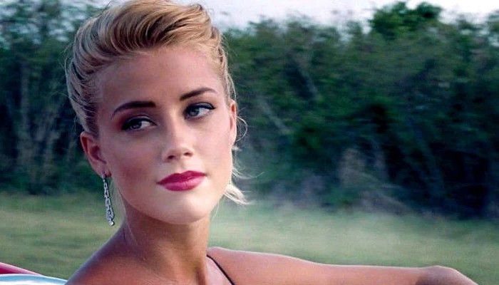 Amber Heard  nude photo