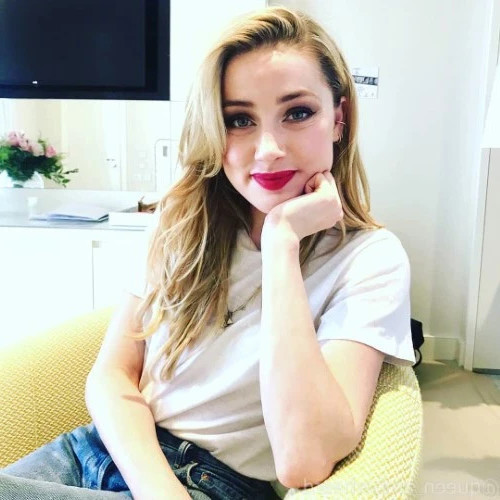 Amber Heard  nude photo