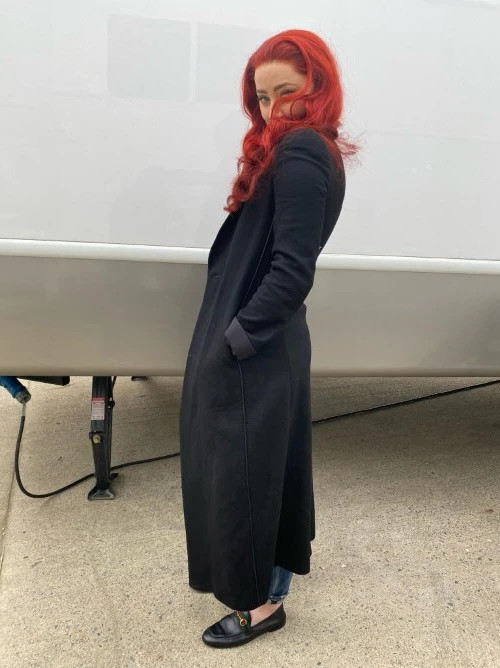 Amber Heard Mera Being Coy  nude photo