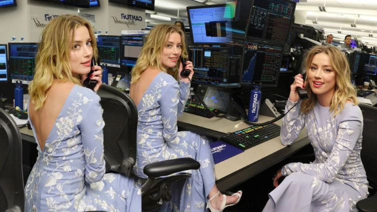 Amber Heard On The Telephone  nude photo