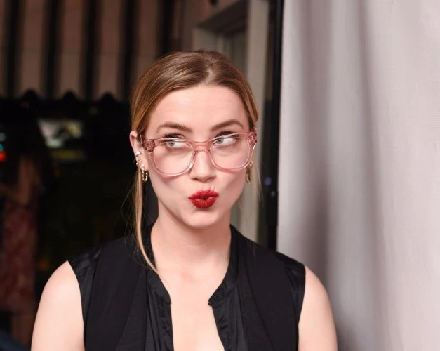Amber Heard Red Lipstick And Glasses  nude photo