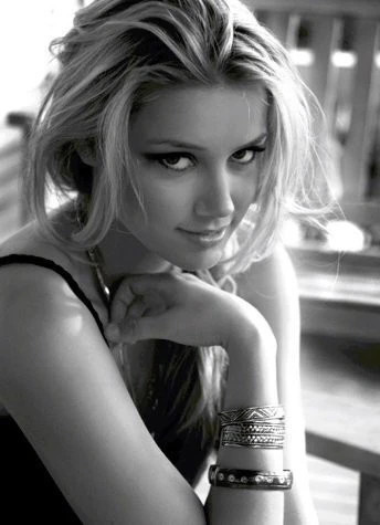 Amber Heard Seductive  nude photo