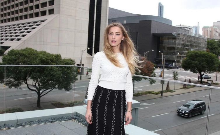 Amber Heard Wind In Her Hair  nude photo