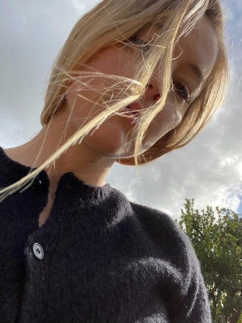 Amber Heard Windy Day  nude photo