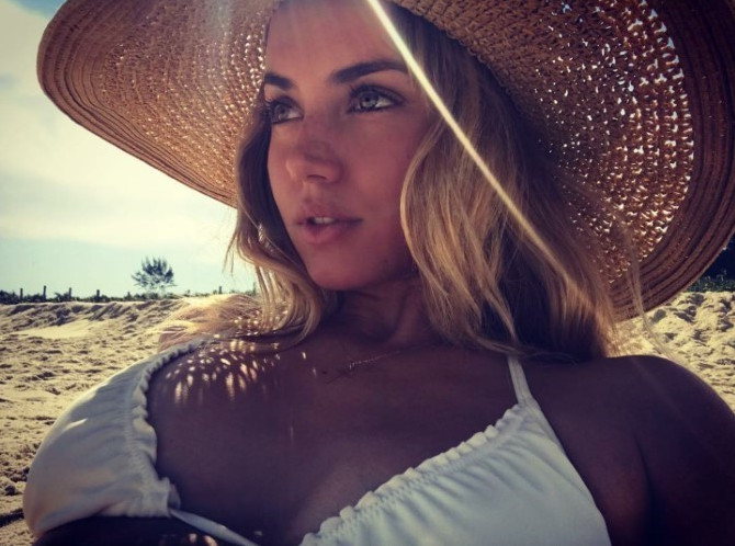 Ana De Armas A Slice Of Heaven  nude photo