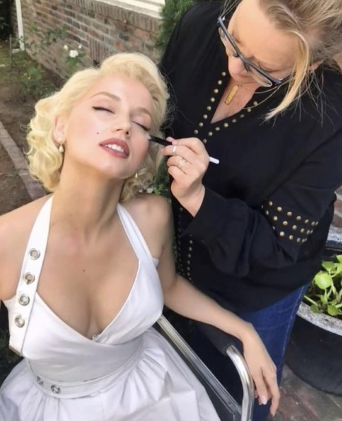 Ana De Armas As Marilyn  nude photo