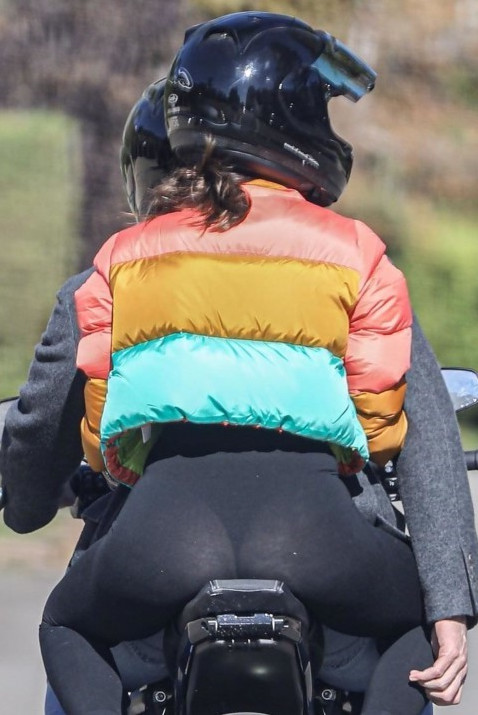 Ana De Armas Ass In Thongs See Through Tight Pants  nude photo