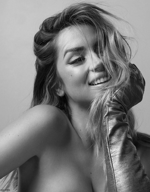Ana De Armas Back And White  nude photo
