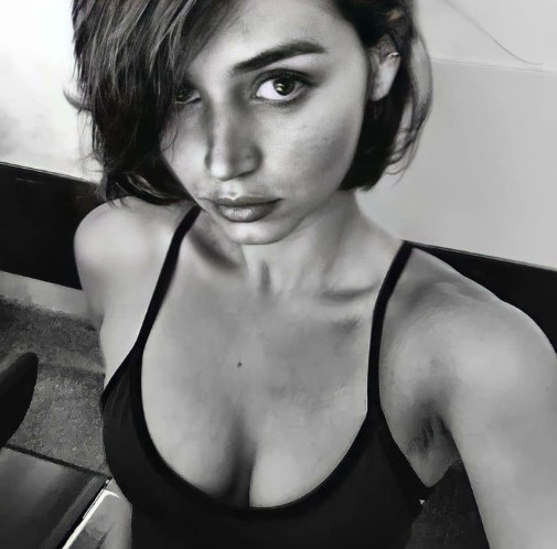 Ana De Armas Sexy In Black And White  nude photo