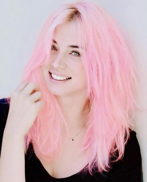 Ana De Armas She Looks Good With Pink Hair  nude photo
