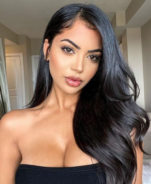 Aneeqa Farid  nude photo