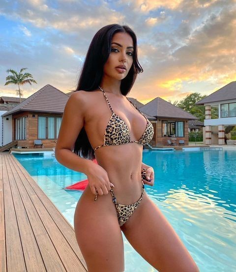 Aneeqa Farid  nude photo