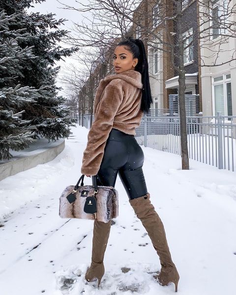 Aneeqa Farid  nude photo