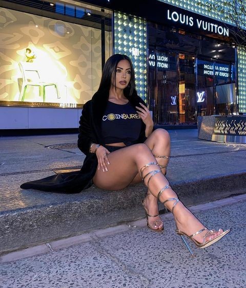 Aneeqa Farid  nude photo