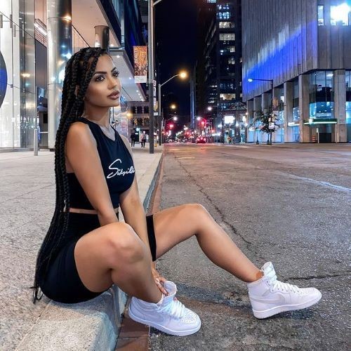 Aneeqa Farid  nude photo