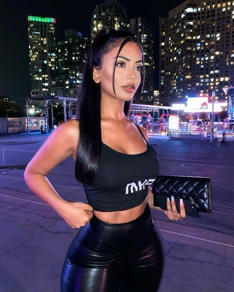 Aneeqa Farid  nude photo