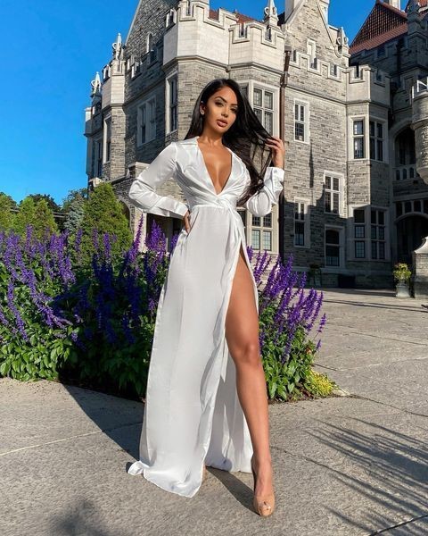 Aneeqa Farid  nude photo