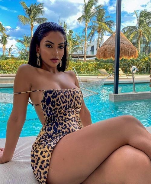 Aneeqa Farid  nude photo