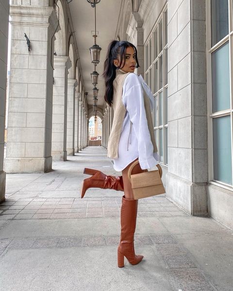 Aneeqa Farid  nude photo