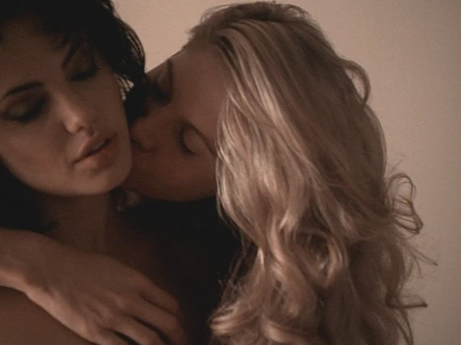Angelina Jolie Elizabeth Mitchell Lesbian Scene  nude photo