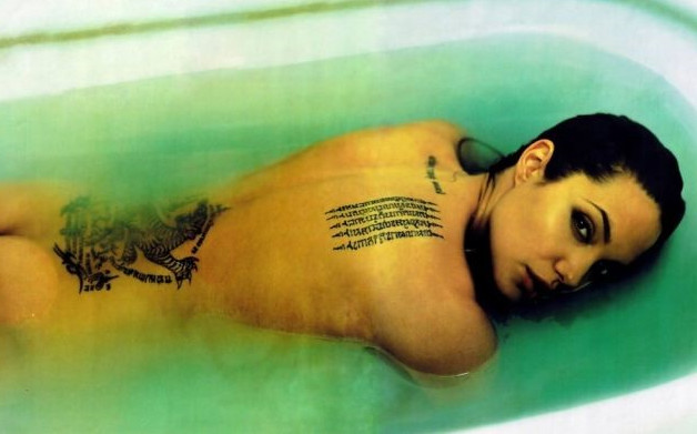 Angelina Jolie Naked In Bath Tub  nude photo