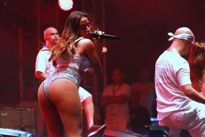 Anitta  nude photo