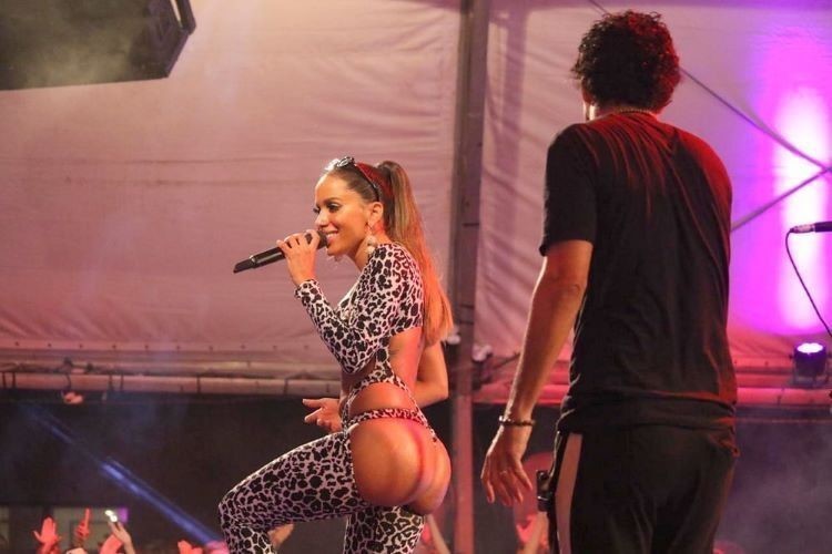Anitta  nude photo