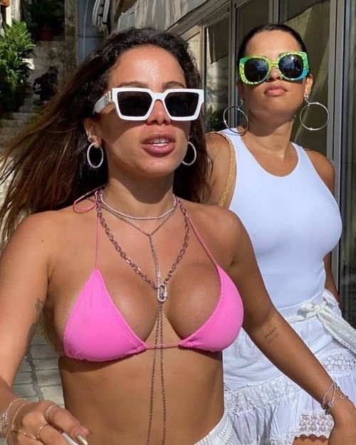 Anitta Sexy Boobs  nude photo