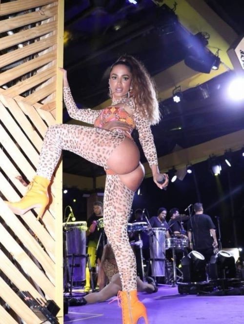 Anitta Singer Showing Awesome Booty  nude photo