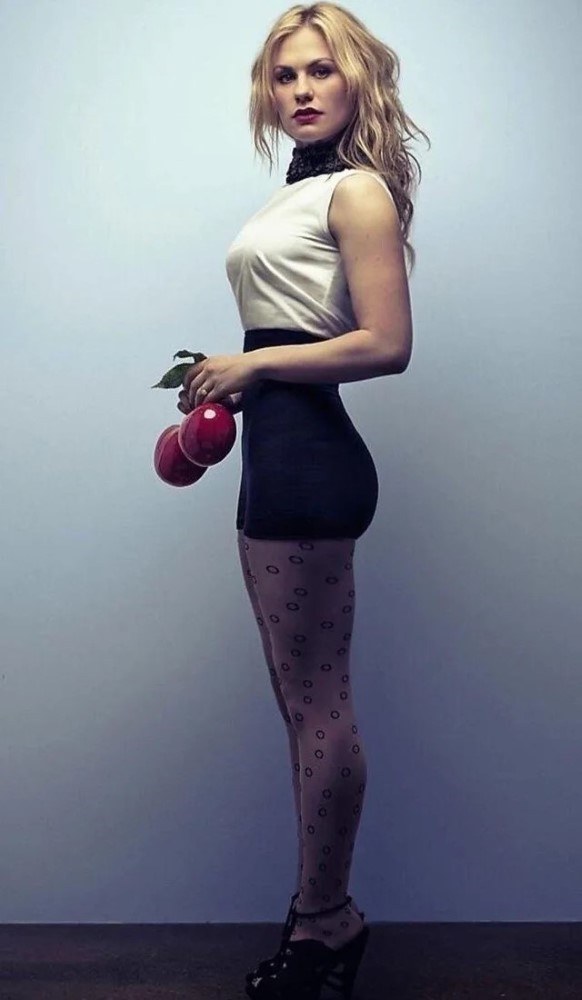 Anna Paquin Stunning Sexy Body  nude photo