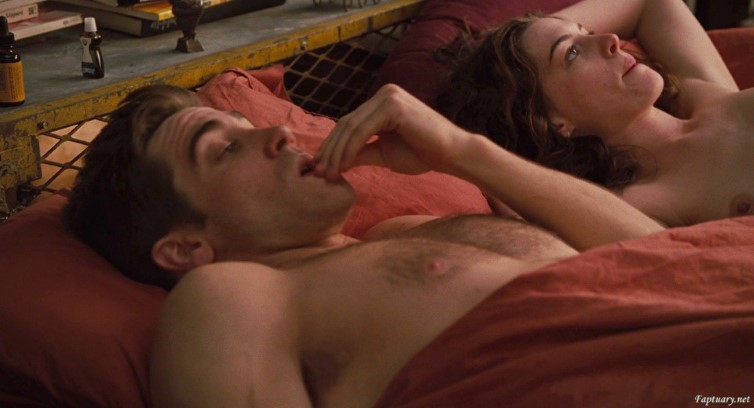Anne Hathaway Love And Other Drugs Sex  nude photo