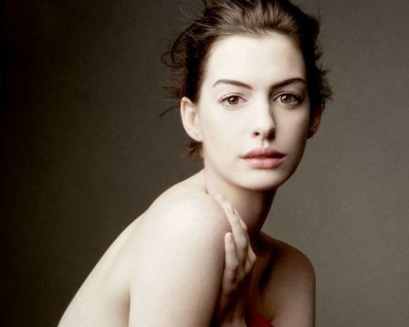 Annie Leibovitz Anne Hathaway  nude photo