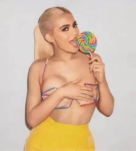 Any Buds Interested In A MIC Wank To Kylie Jenner  nude photo