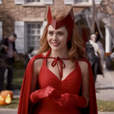 Anyone Want To Get Bi For Elizabeth Olsen  nude photo