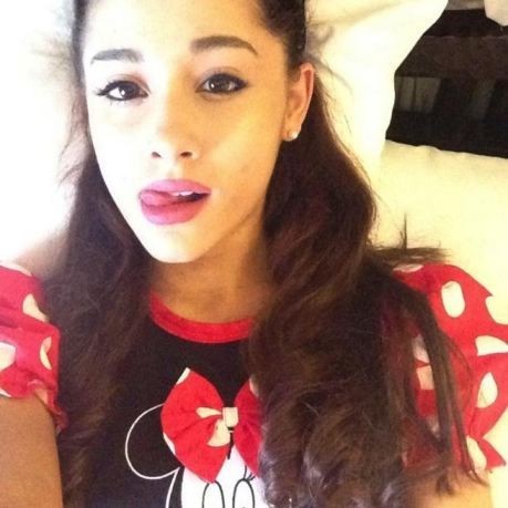 Ariana Grande Sexy Instagram  nude photo