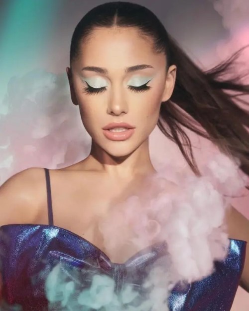 Ariana Grandes Face Is So Sexy  nude photo