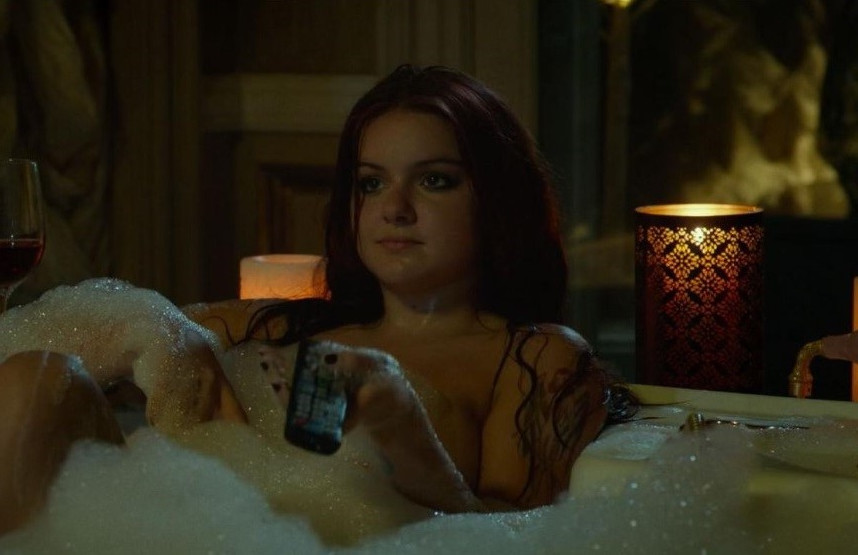 Ariel Winter Naked In Bathtub Scene  nude photo