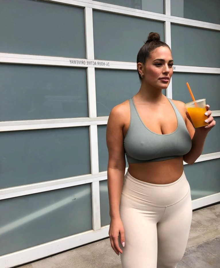 Ashley Graham Pokies Beautiful Large Boobs  nude photo