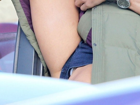 Aubrey Plaza Pussy Paparazzi  nude photo