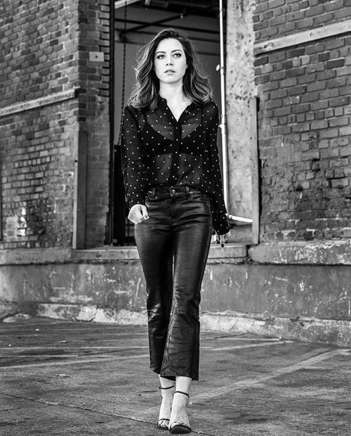 Aubrey Plaza Smoking Hot In Black And White  nude photo