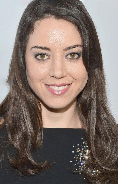 Aubrey Plaza Sweet Smile  nude photo