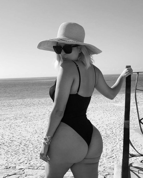 Bebe Rexha Fat Ass  nude photo