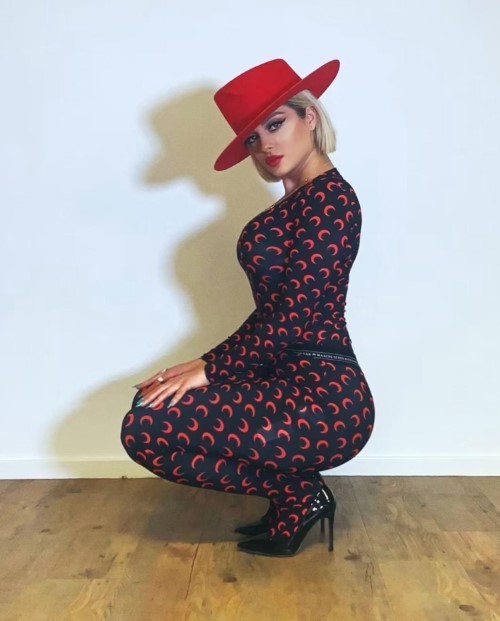 Bebe Rexha Thick Crouch nude photo