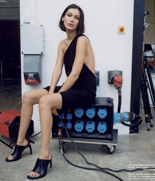 Bella Hadid  nude photo