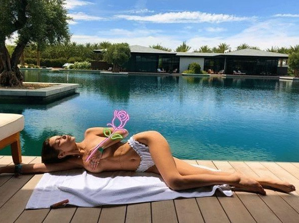 Bella Hadid Hottie Look  nude photo